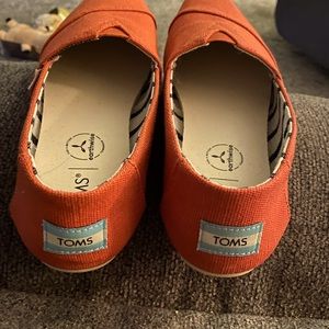 BRAND✨NEW TOMS SHOES